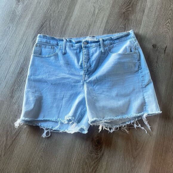 Madewell Relaxed Fit Denim Shorts - Picture 3 of 4